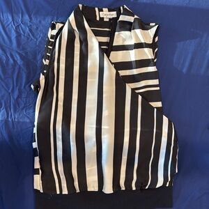 Black and white geometric print blouse